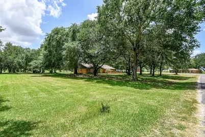 279 Lakeview 3 Road, El Campo, TX 77437 - Photo 26