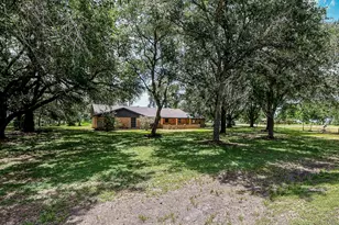 279 Lakeview 3 Rd, El Campo, TX 77437 - Photo 2