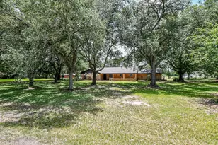 279 Lakeview 3 Rd, El Campo, TX 77437 - Photo 24