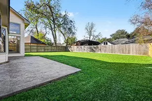 107 Sandalwood Dr, Lake Jackson, TX 77566 - Photo 26