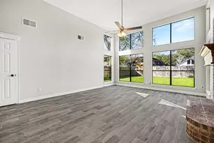 107 Sandalwood Dr, Lake Jackson, TX 77566 - Photo 8