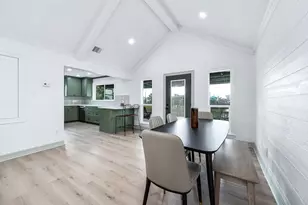 106 Palm Dr, Liverpool, TX 77577 - Photo 10