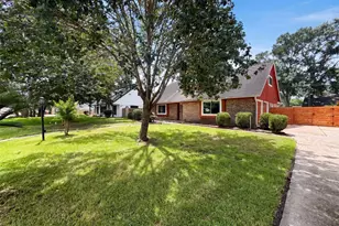 5116 E Bayou Dr, Dickinson, TX 77539 - Photo 18