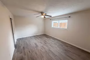 5116 E Bayou Dr, Dickinson, TX 77539 - Photo 4