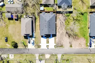 9824 Nedwald St, Houston, TX 77029 - Photo 2