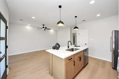 9824 Nedwald Street, Houston, TX 77029 - Photo 20