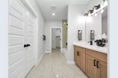 9824 Nedwald Street, Houston, TX 77029 - Photo 42