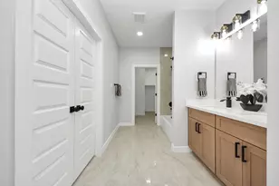 9824 Nedwald St, Houston, TX 77029 - Photo 42