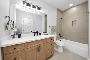 9824 Nedwald St, Houston, TX 77029 - Photo 24