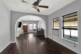 720 Yupon St, Baytown, TX 77520 - Photo 4