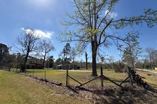 1821 E Beverly Dr, Shepherd, TX 77371 - Photo 1