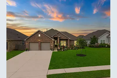 426 Hunters Crossing Drive, Sealy, TX 77474 - Photo 2