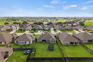 426 Hunters Xing Dr, Sealy, TX 77474 - Photo 22