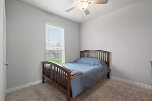 426 Hunters Xing Dr, Sealy, TX 77474 - Photo 18