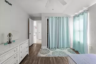 711 10th St, Dickinson, TX 77539 - Photo 12