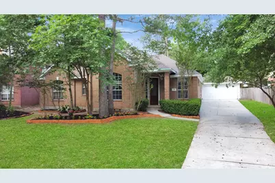 19 Long Springs Place, The Woodlands, TX 77382 - Photo 2