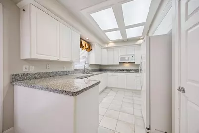 2422 Dorrington #A, Houston, TX 77030 - Photo 8