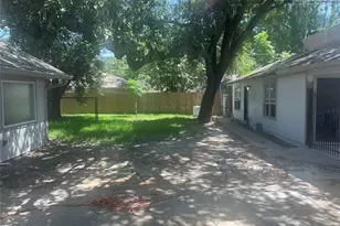 7819 Skyline Dr, Houston, TX 77063 - Photo 20