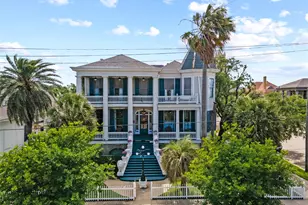 1103 33rd St, Galveston, TX 77550 - Photo 1