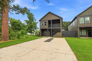 2518 Lucky St, Houston, TX 77088 - Photo 2