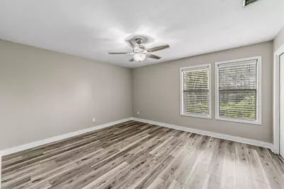 2521 Crosstimbers Street #F6, Huntsville, TX 77320 - Photo 22