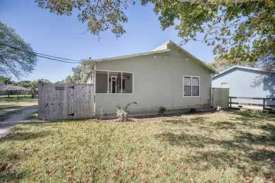 5220 Krueger Drive, Dickinson, TX 77539 - Photo 2