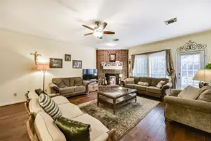 1306 N Gabriel River Cir, Sugar Land, TX 77478 - Photo 14