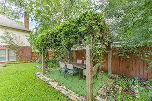1306 N Gabriel River Cir, Sugar Land, TX 77478 - Photo 6