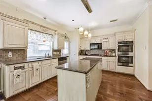 1306 N Gabriel River Cir, Sugar Land, TX 77478 - Photo 18