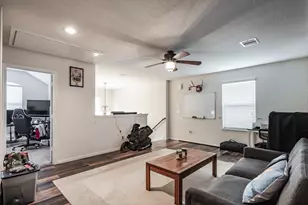 901 Jefferson Ave, Cleveland, TX 77327 - Photo 6