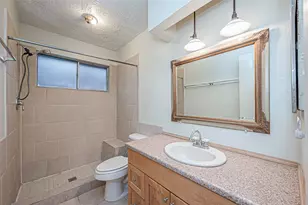 2122 Heritage Colony Dr, Friendswood, TX 77546 - Photo 18