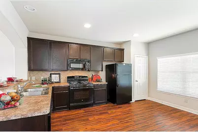 38 Woodland Hills Drive #B, Conroe, TX 77303 - Photo 4