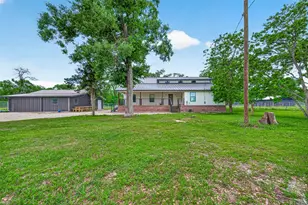 803 County Rd 772, Damon, TX 77430 - Photo 2