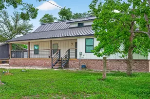 803 County Rd 772, Damon, TX 77430 - Photo 6