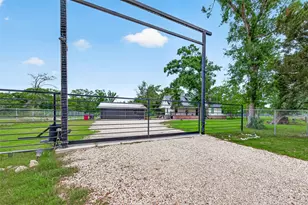 803 County Rd 772, Damon, TX 77430 - Photo 44