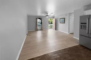 320 10th St, Dickinson, TX 77539 - Photo 16
