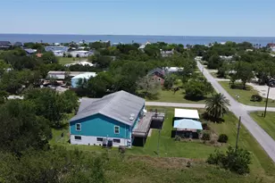 320 10th St, Dickinson, TX 77539 - Photo 8