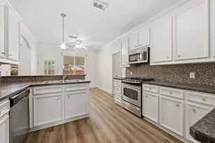 12315 E River Run East Dr, Mont Belvieu, TX 77523 - Photo 10