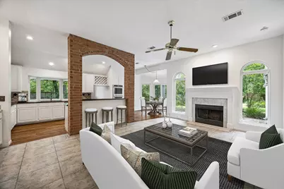 30 Skyland Place, The Woodlands, TX 77381 - Photo 8