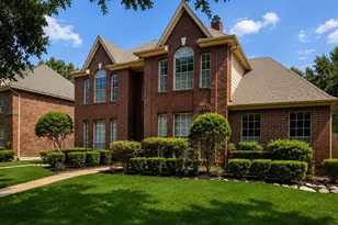 16923 Meadowleigh Ct, Sugar Land, TX 77479 - Photo 2