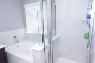 8932 Hollister Commons Ln, Houston, TX 77080 - Photo 6