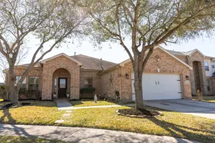 16715 Bending Creek Ln, Friendswood, TX 77546 - Photo 2