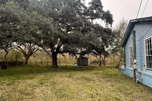 2941 County Rd 352, Brazoria, TX 77422 - Photo 2
