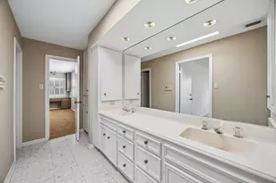 802 Briar Ridge Dr, Houston, TX 77057 - Photo 30
