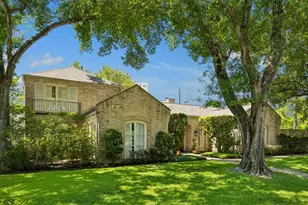 802 Briar Ridge Dr, Houston, TX 77057 - Photo 2