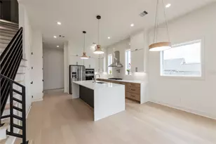 1122 E 27th St, Houston, TX 77009 - Photo 10