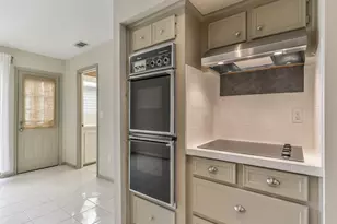 9406 Bassoon Dr, Houston, TX 77025 - Photo 12