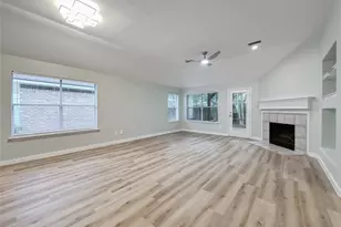 27 Auburn Path Dr, The Woodlands, TX 77382 - Photo 20