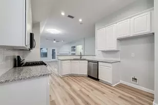 27 Auburn Path Dr, The Woodlands, TX 77382 - Photo 14