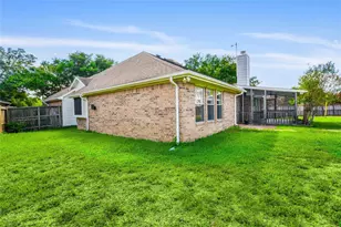 8823 Saratoga Dr, Sugar Land, TX 77479 - Photo 16
